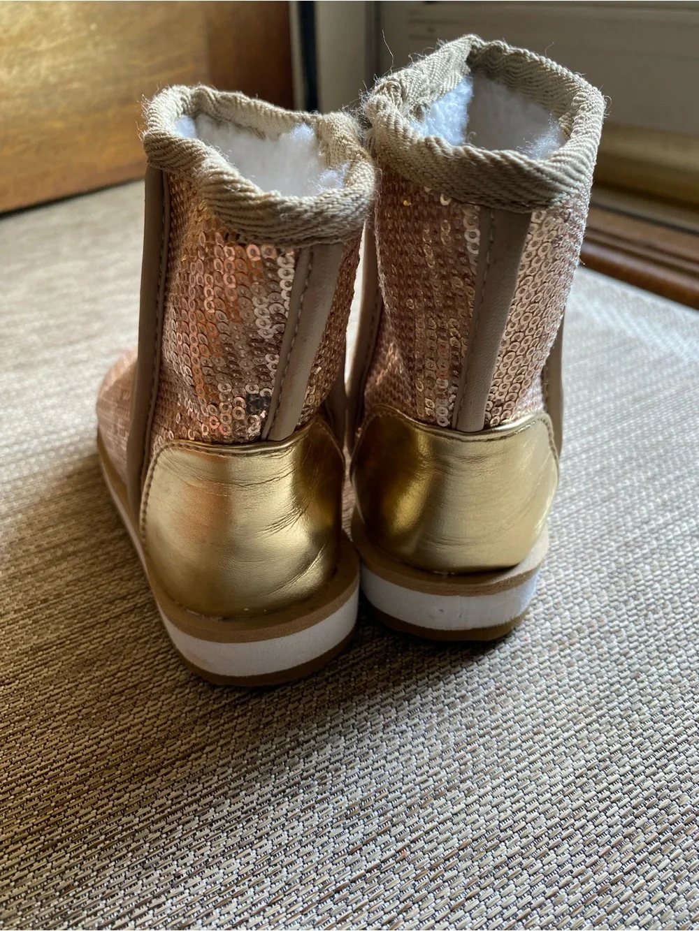 Sequin Kids size 7 Boots - Rose Gold Cozy Pull-On